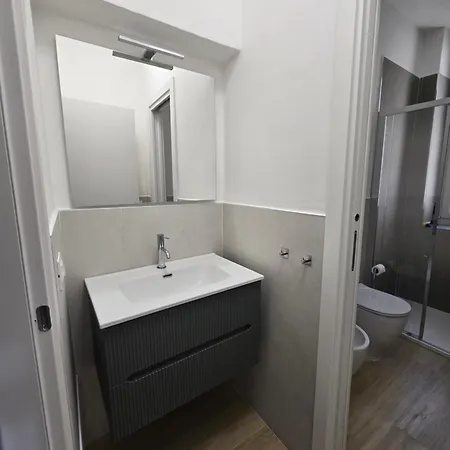 Ermanno S 5terre Stazione Centro Citta Apartment La Spezia